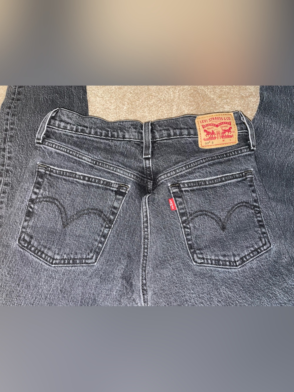 Levi’s High Waisted Buttoned Dark Grey Jean Frayed Ankle